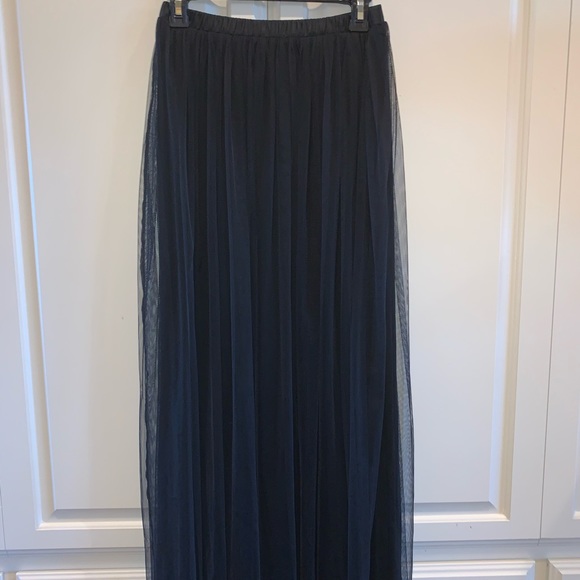 Dresses & Skirts - Black Tulle Maxi Skirt